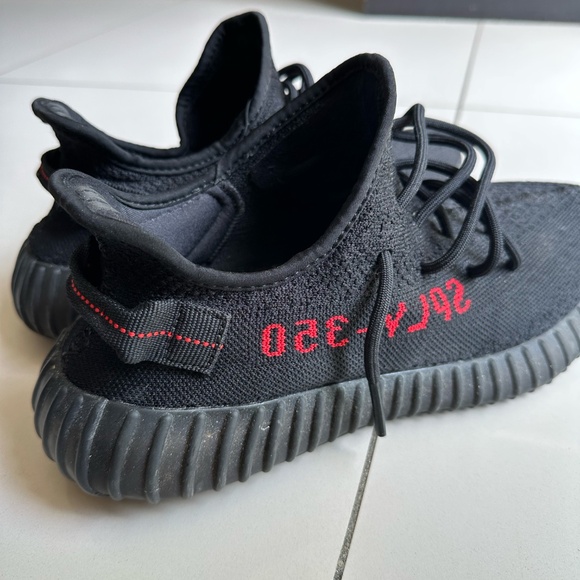 Adidas Yeezy Boost 350 V2 Low Bred Size 9.5 Mens Great Condition Black/Red - Picture 7 of 7